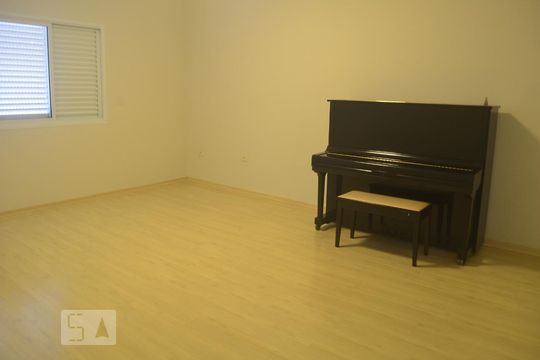 Quarto de casa à venda com 4 quartos, 500m² em Vila Progredior, São Paulo