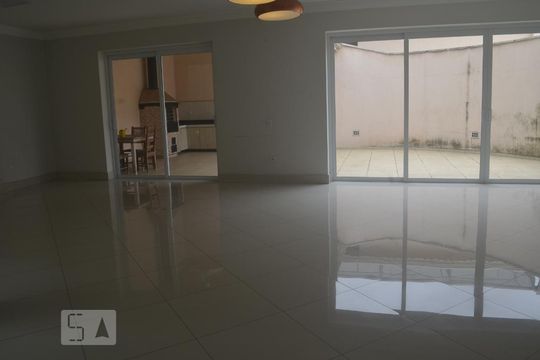 Sala de casa à venda com 4 quartos, 500m² em Vila Progredior, São Paulo
