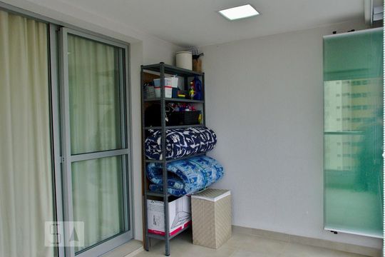 Varanda de kitnet/studio para alugar com 1 quarto, 35m² em Indianópolis, São Paulo