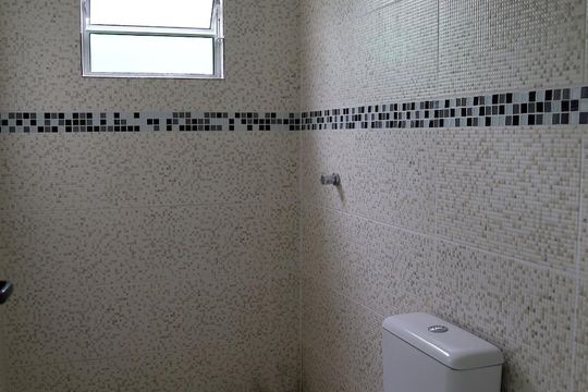 Banheiro de casa para alugar com 1 quarto, 40m² em Jd Record, Taboão da Serra