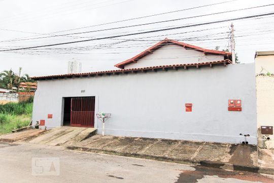 Frente da casa de casa para alugar com 2 quartos, 56m² em St. Leste Universitário, Goiânia