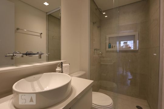 banheiro de apartamento para alugar com 2 quartos, 71m² em Jardim Fonte do Morumbi, São Paulo