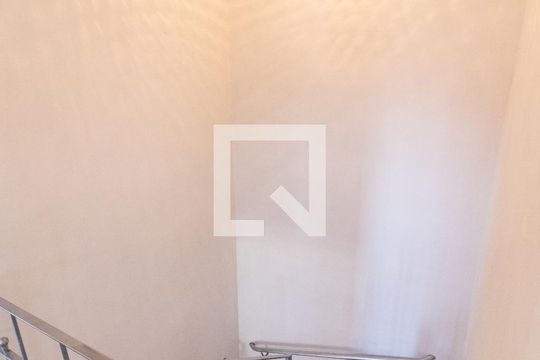 Escada de casa à venda com 2 quartos, 92m² em Lauzane Paulista, São Paulo