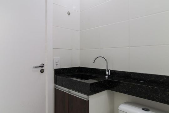 Banheiro de apartamento para alugar com 2 quartos, 42m² em Brás, São Paulo