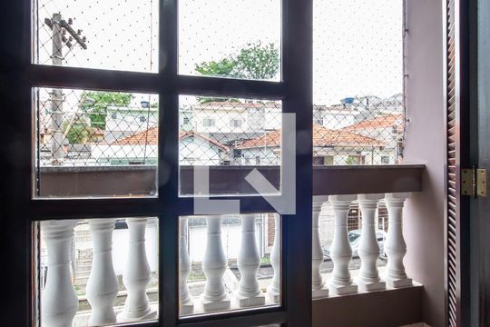 Sacada da Suíte 1 de casa à venda com 3 quartos, 200m² em Umuarama, Osasco