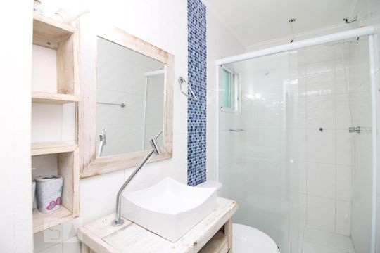 Banheiro de apartamento à venda com 2 quartos, 54m² em Sarandi, Porto Alegre