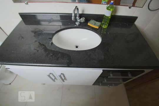 Banheiro de casa para alugar com 3 quartos, 90m² em Bela Vista, São Paulo