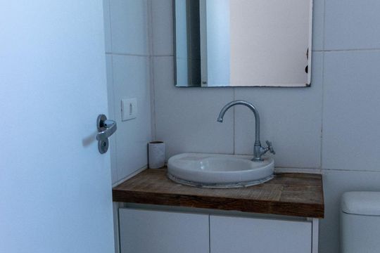 Banheiro de apartamento à venda com 2 quartos, 54m² em Vila Bela, São Paulo