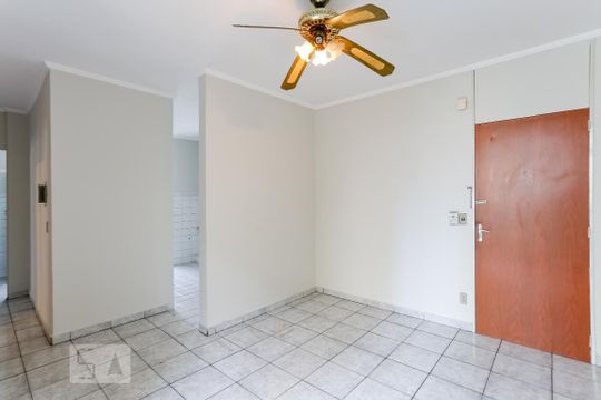 Sala de apartamento à venda com 2 quartos, 66m² em Jardim das Bandeiras, Campinas