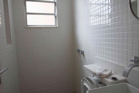 banheiro de apartamento à venda com 2 quartos, 54m² em Maracanã, Rio de Janeiro