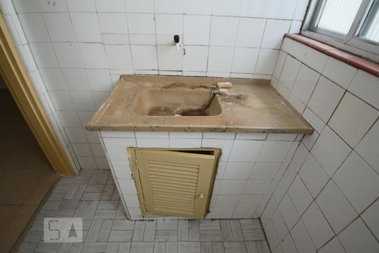 Cozinha de apartamento para alugar com 1 quarto, 45m² em Santa Efigênia, São Paulo