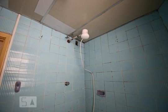 Banheiro de apartamento para alugar com 1 quarto, 45m² em Santa Efigênia, São Paulo