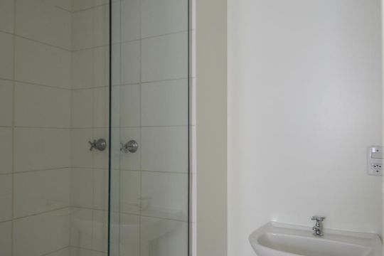 Banheiro da Suíte de apartamento para alugar com 3 quartos, 61m² em Camaquã, Porto Alegre