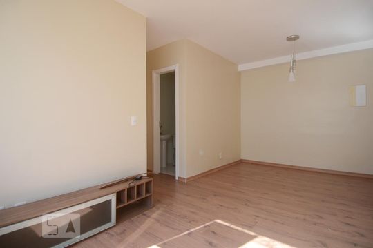 Sala de apartamento para alugar com 3 quartos, 61m² em Camaquã, Porto Alegre