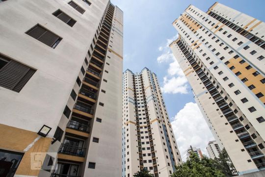 Fachada de apartamento à venda com 2 quartos, 63m² em Chácara Agrindus, Taboão da Serra