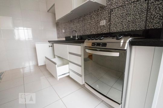 Cozinha de apartamento à venda com 2 quartos, 63m² em Chácara Agrindus, Taboão da Serra