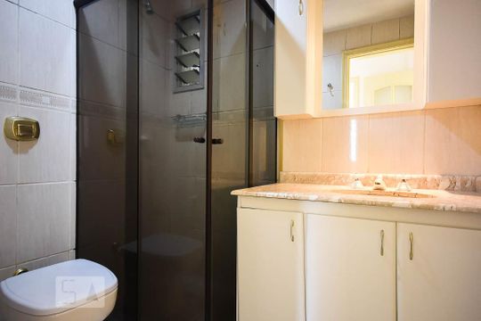 Banheiro de apartamento para alugar com 3 quartos, 70m² em Vila Andrade, São Paulo