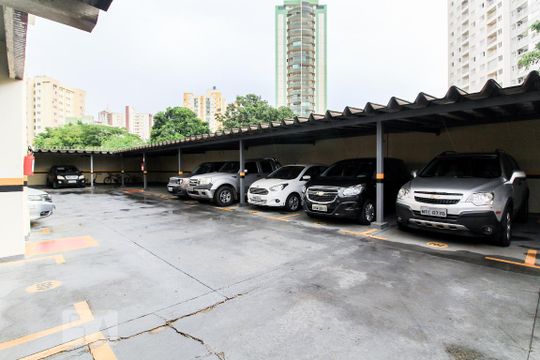 Garagem de apartamento à venda com 3 quartos, 110m² em St. Pedro Ludovico, Goiânia