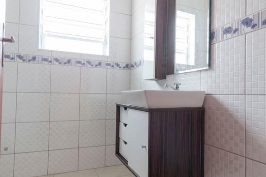 Banheiro Social de casa à venda com 3 quartos, 145m² em Jardim Oriental, São Paulo