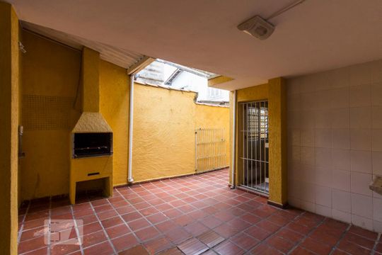 Quintal com Churrasqueira de casa à venda com 3 quartos, 145m² em Jardim Oriental, São Paulo