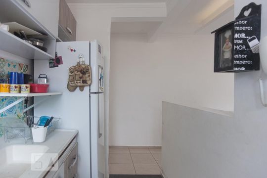 Cozinha de apartamento à venda com 2 quartos, 43m² em Loteamento Parque São Martinho, Campinas