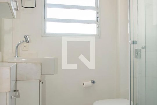 Banheiro de apartamento à venda com 1 quarto, 48m² em Vila Clementino, São Paulo