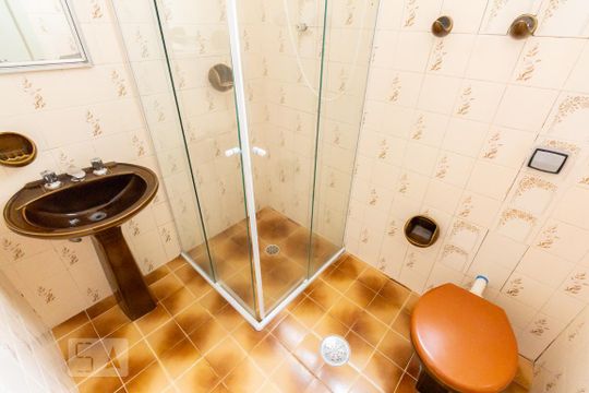 Banheiro de casa à venda com 2 quartos, 120m² em Bom Retiro, São Paulo