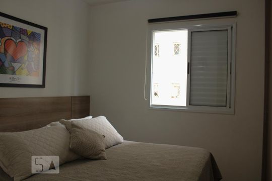 Quarto 1  de apartamento para alugar com 2 quartos, 80m² em Jardim Tupanci, Barueri