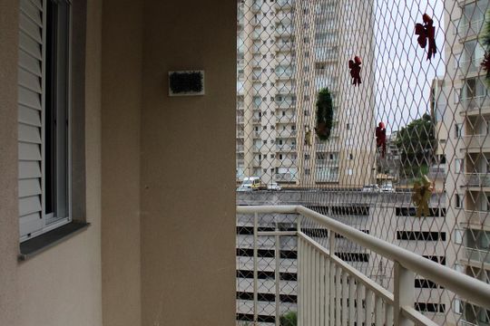Sacada de apartamento para alugar com 2 quartos, 80m² em Jardim Tupanci, Barueri