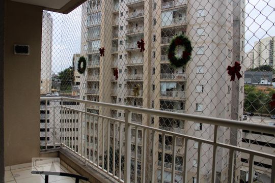 Sacada de apartamento para alugar com 2 quartos, 80m² em Jardim Tupanci, Barueri