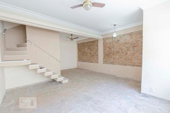 Sala de casa para alugar com 5 quartos, 210m² em São Cristóvão, Rio de Janeiro
