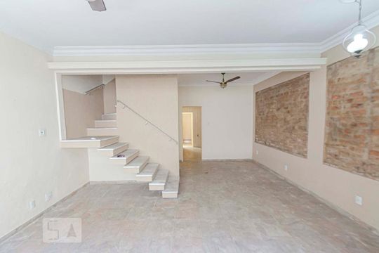 Sala de casa para alugar com 5 quartos, 210m² em São Cristóvão, Rio de Janeiro