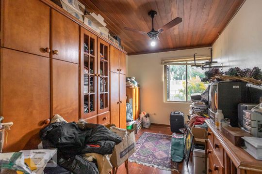Quarto 3 de casa de condomínio à venda com 6 quartos, 300m² em Jardim Itu Sabará, Porto Alegre