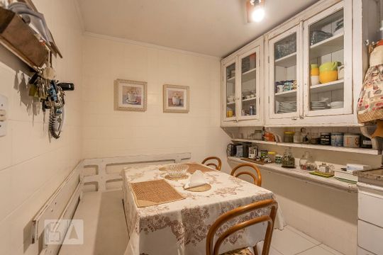 Cozinha de casa de condomínio à venda com 6 quartos, 300m² em Jardim Itu Sabará, Porto Alegre