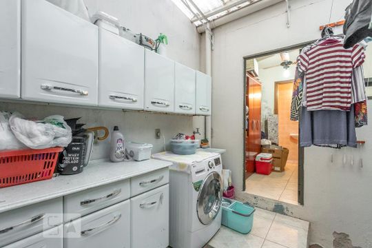 Área de Serviço de casa de condomínio à venda com 6 quartos, 300m² em Jardim Itu Sabará, Porto Alegre