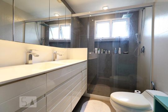 Banheiro da Suíte 1 de apartamento para alugar com 3 quartos, 163m² em Barra da Tijuca, Rio de Janeiro