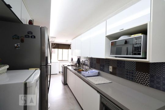Cozinha de apartamento para alugar com 3 quartos, 163m² em Barra da Tijuca, Rio de Janeiro