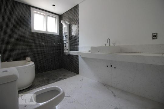 Casa de Condomínio à venda com 4 quartos, 820m² em Fazenda Morumbi, São Paulo