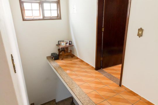 Escada  de casa à venda com 3 quartos, 198m² em Ponte Grande, Guarulhos
