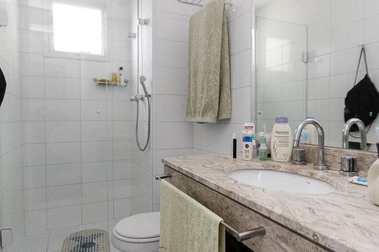 Banheiro de apartamento para alugar com 3 quartos, 130m² em Jardim Avelino, São Paulo