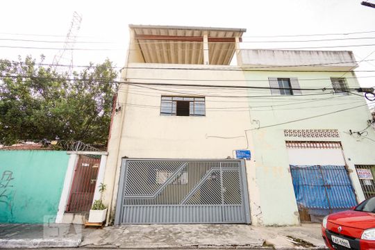 Fachada de casa para alugar com 3 quartos, 140m² em Vila Olinda, São Paulo