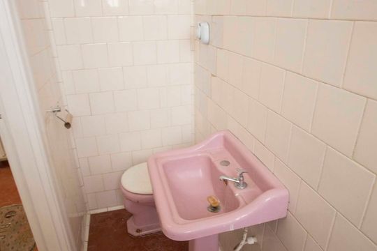 banheiro de serviço de casa para alugar com 2 quartos, 100m² em Tijuca, Rio de Janeiro