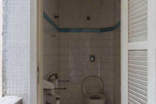 Banheiro de serviço de apartamento à venda com 3 quartos, 80m² em Cambuci, São Paulo