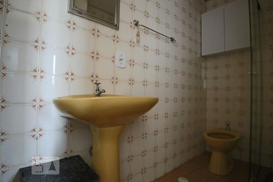 Banheiro de apartamento para alugar com 1 quarto, 48m² em Bela Vista, São Paulo