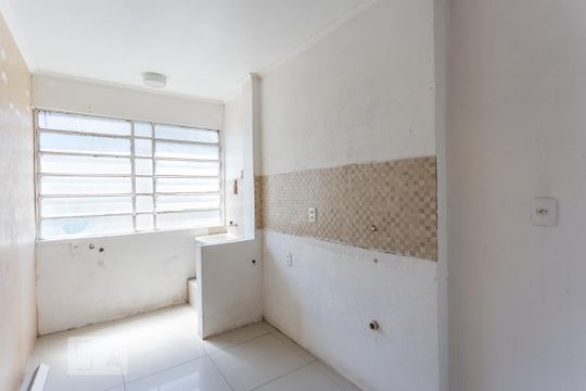 Cozinha de apartamento à venda com 3 quartos, 80m² em Cristal, Porto Alegre