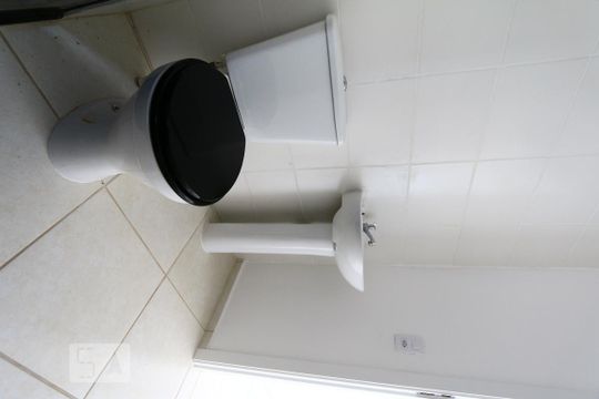 Banheiro - Torneira de apartamento para alugar com 2 quartos, 50m² em Jacarepaguá, Rio de Janeiro