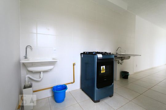 Cozinha de apartamento para alugar com 2 quartos, 50m² em Jacarepaguá, Rio de Janeiro