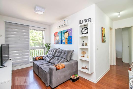 Sala de apartamento à venda com 2 quartos, 50m² em Protásio Alves, Porto Alegre