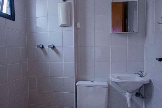 Banheiro de Serviço de apartamento à venda com 3 quartos, 100m² em Tijuca, Rio de Janeiro