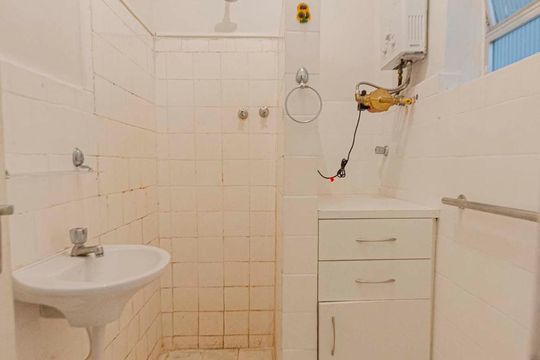 Banheiro de kitnet/studio à venda com 1 quarto, 35m² em Grajaú, Rio de Janeiro